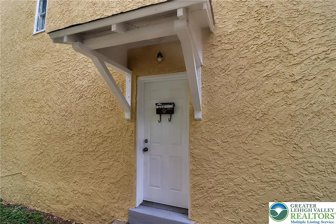 1 bed, 1.0 bath, 1428 sqft, $1,550 — Photo 2