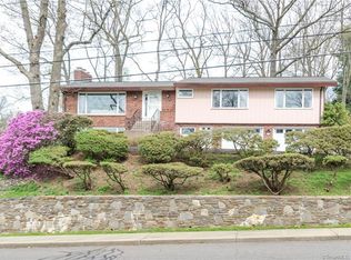 121 Mountain Rd, Manchester, CT 06040