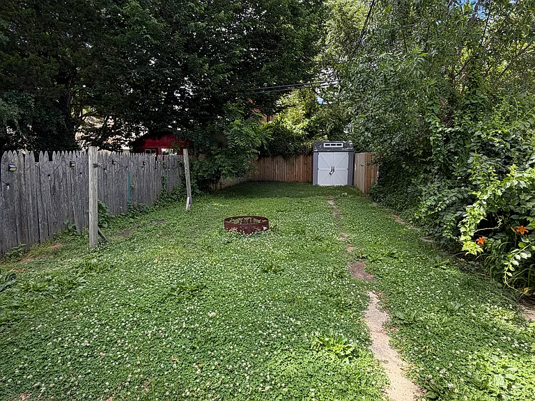 470 Conarroe St — Photo 13