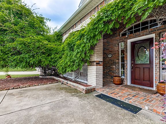 2nd image of 1714 Falcon Dr