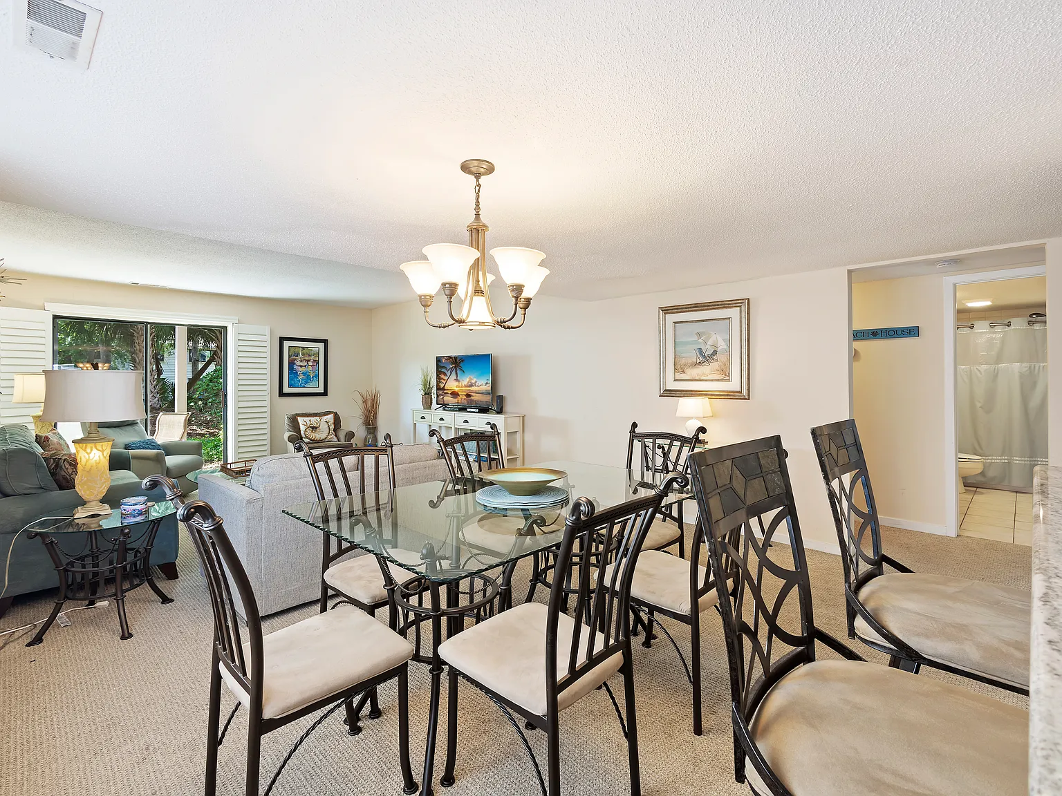 2 bed, 1346 sqft, $2,200 — Photo 4