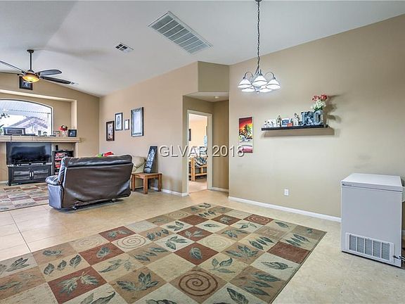 4th image of 523 Flemington Ct