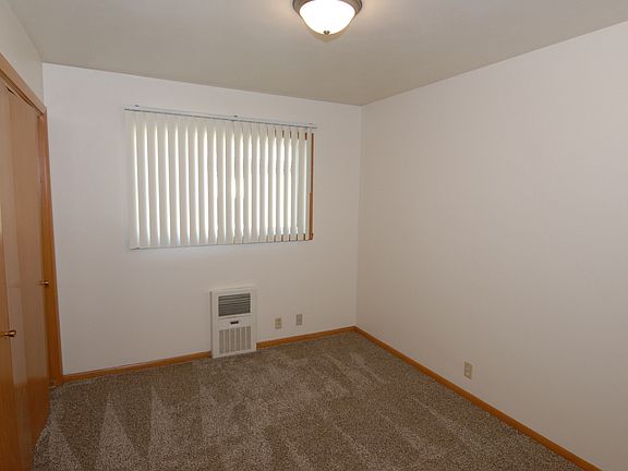 3rd image of 612 8th St S