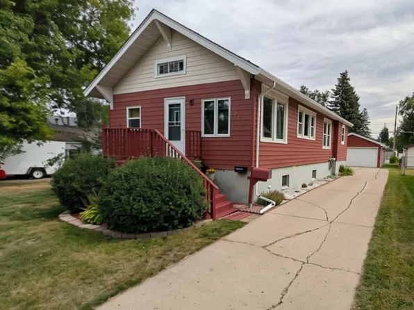 912 N State St, Aberdeen, SD 57401