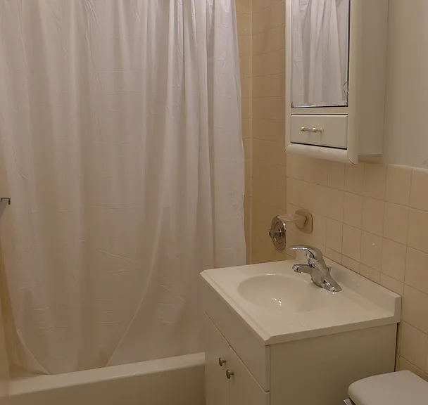 Webster Apartments — Photo 7
