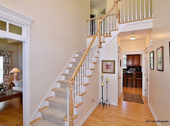 5th image of 26W178 Waterbury Ct