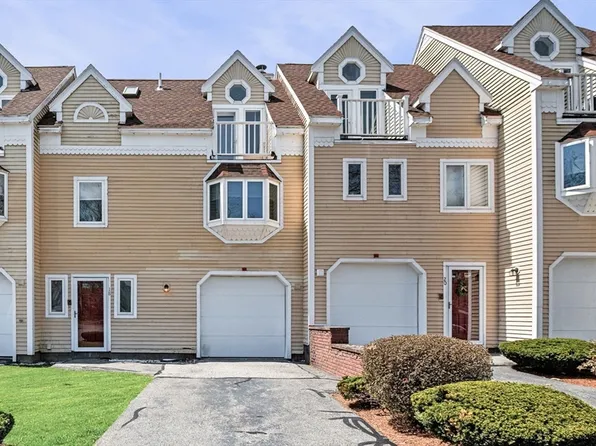 18 Village Ct Unit 18, Malden, MA 02148