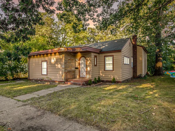 2317 Hoyt St, Muskegon Heights, MI 49444