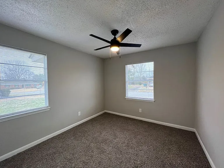 856 Hackberry Ln — Photo 6