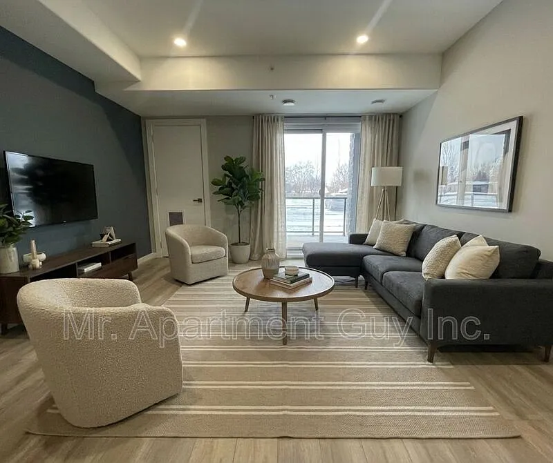 1 bed, 1.0 bath, $2,149 — Photo 2