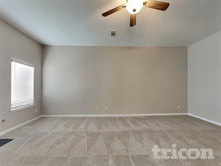 7587 Poplar Falls St — Photo 2