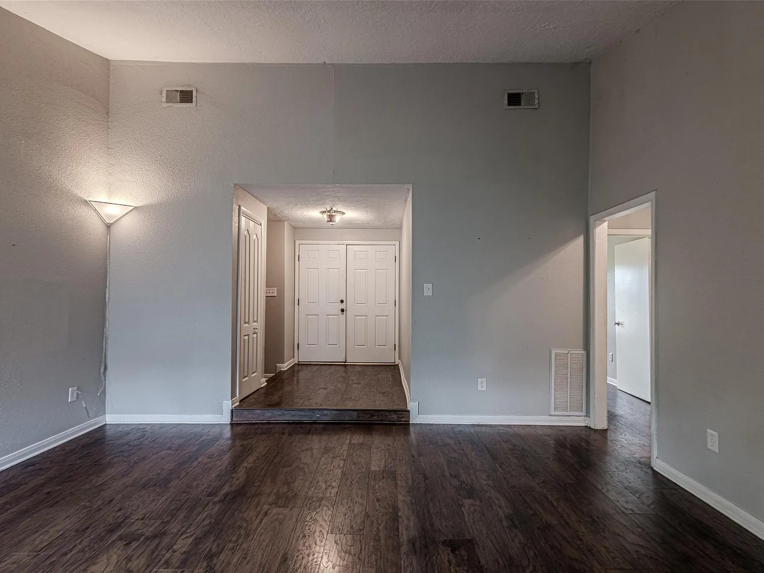 4 bed, 2.0 bath, 1500 sqft, $1,850 — Photo 3