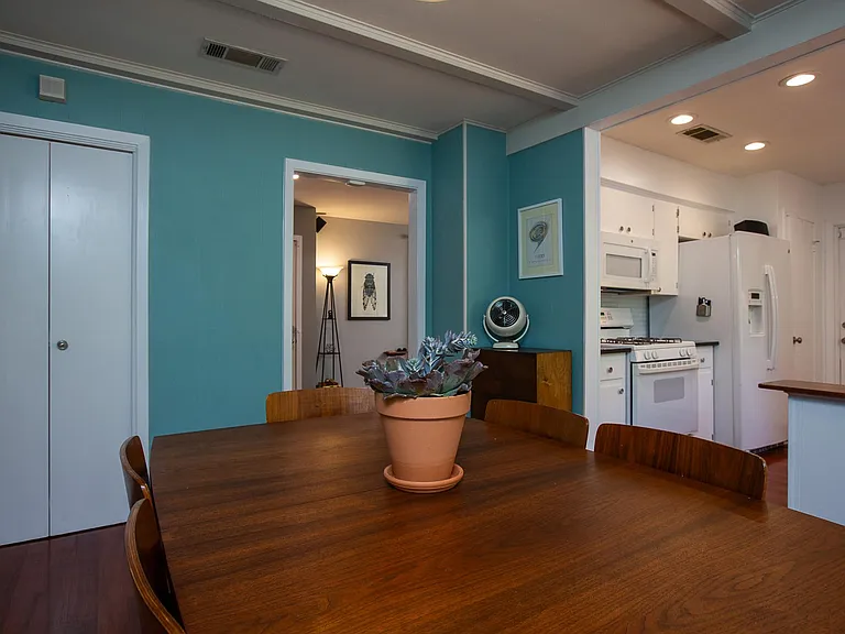 8511 Jamestown Dr — Photo 8