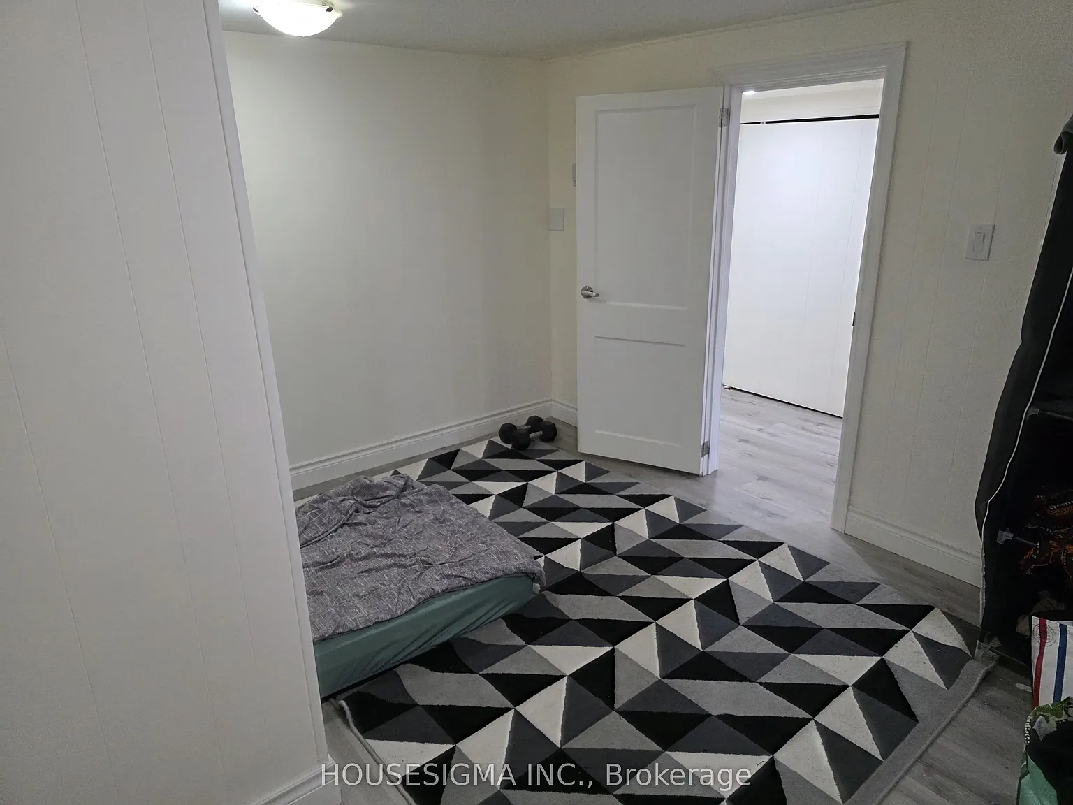 3 bed, $2,400 — Photo 4