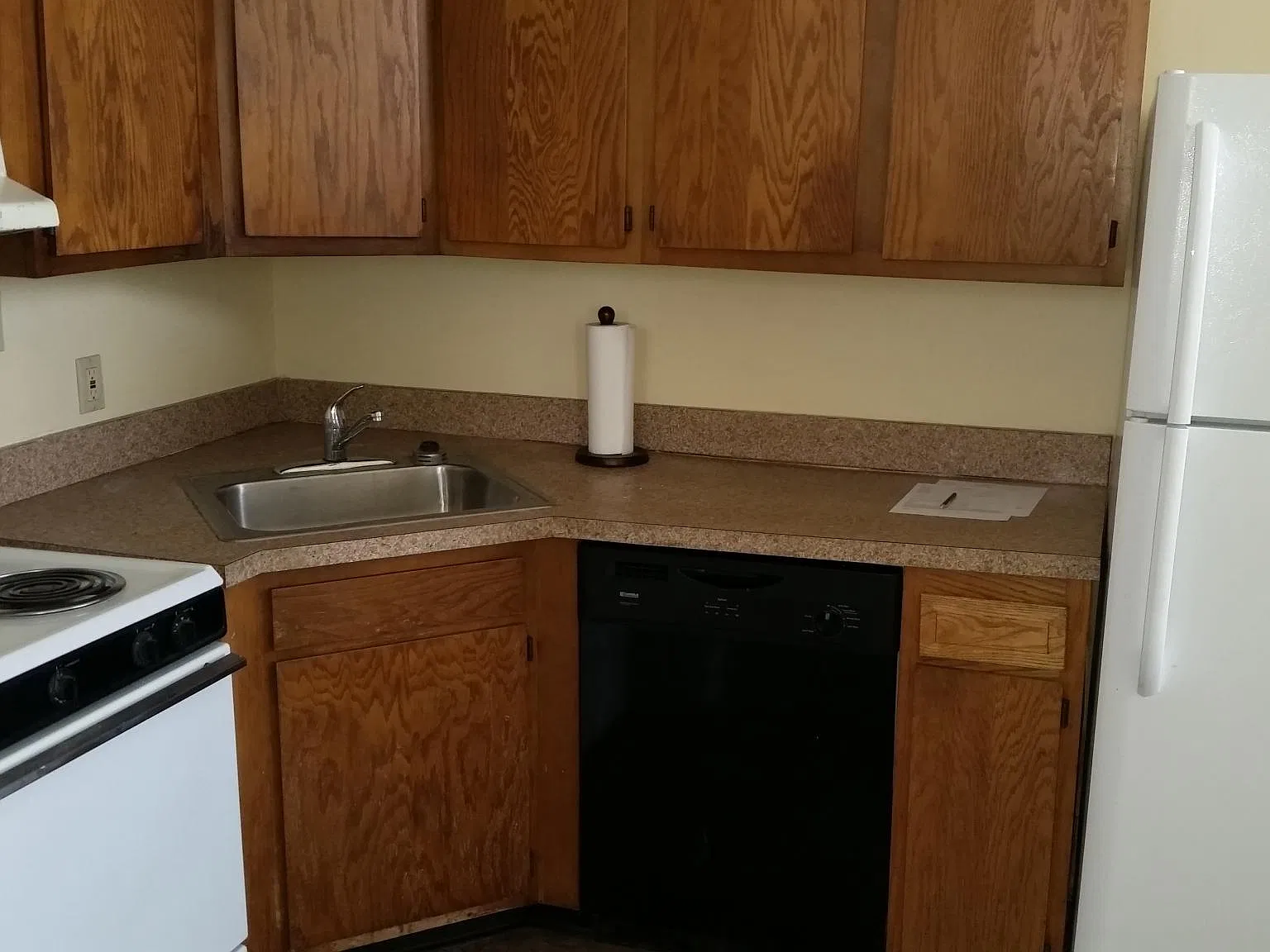 2 bed, 700 sqft, $900 — Photo 2