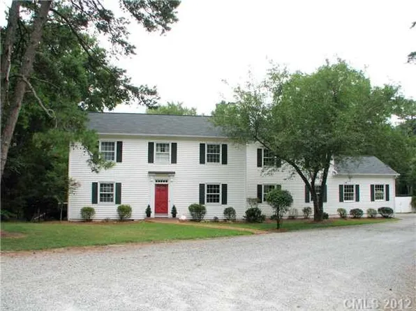 562 Goldmoor Dr NE, Concord, NC 28025