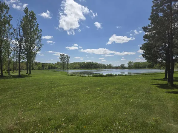 17310 Lincoln Rd, Harvard, IL 60033
