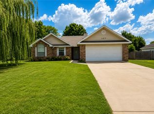 107 N Michael St, Lowell, AR 72745
