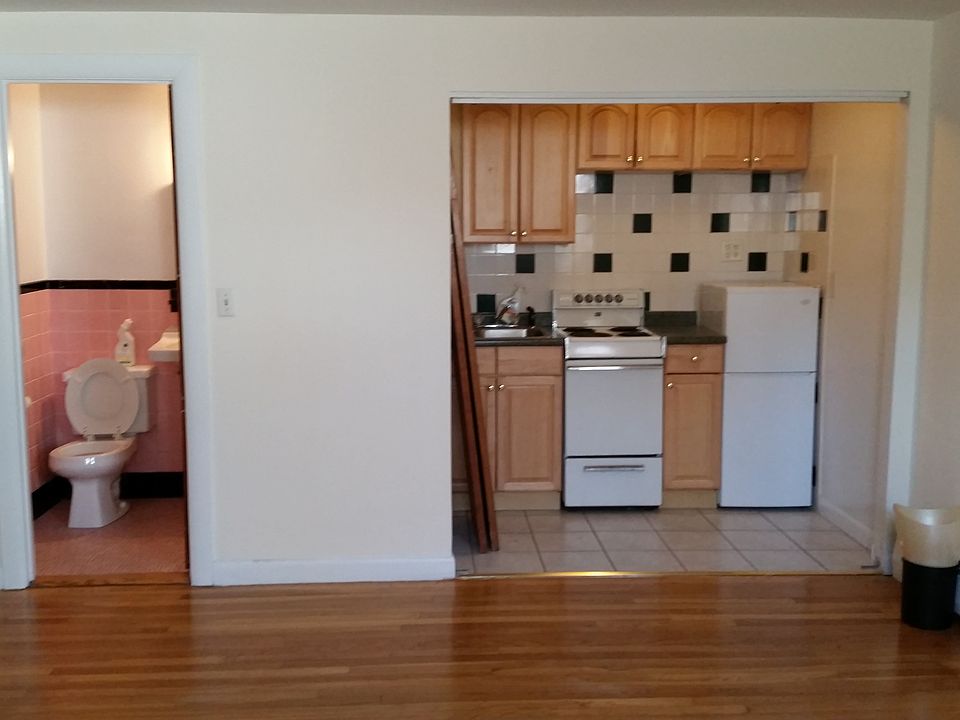 2nd image of 89 Englewood Ave APT 3A