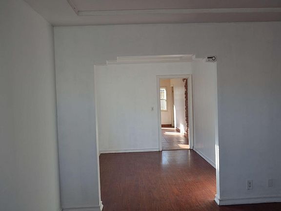 3rd image of 3523 12th Ave