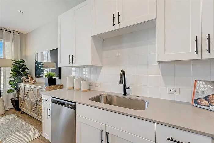 3901 Constantine Dr — Photo 9