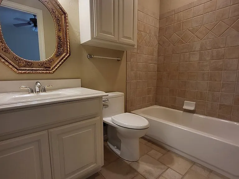 1032 W Lindsey St #A — Photo 19