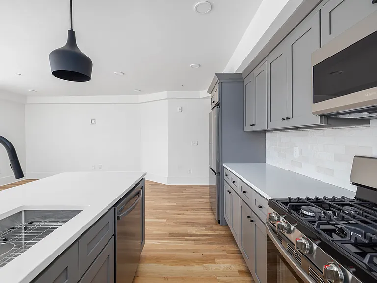 291 Governor St #201 — Photo 6