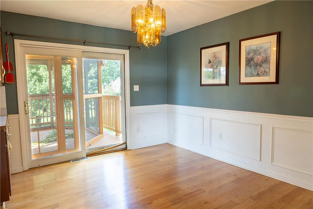 3 bed, 1.0 bath, 1482 sqft, $2,000 — Photo 3