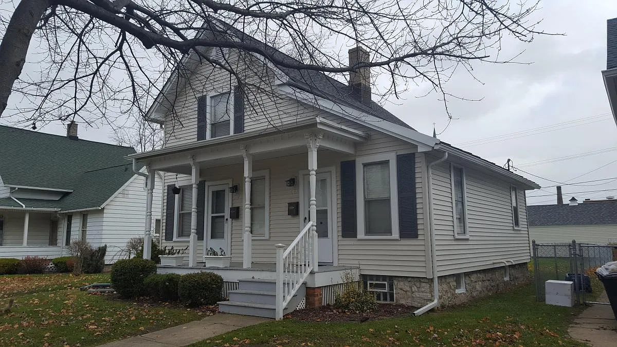 519 Cass St photo 1