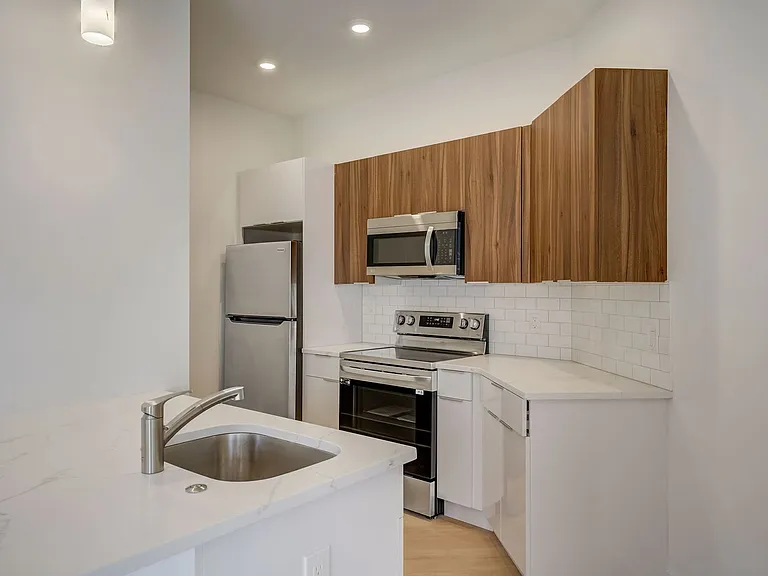 Nova Commons - 4200 Landcaster Ave — Photo 19