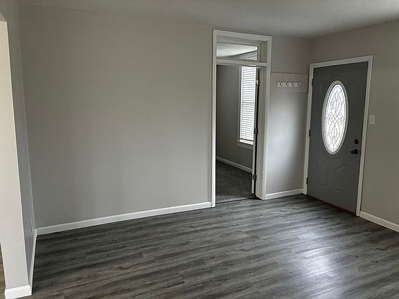 5th image of 601 Blue River Ave