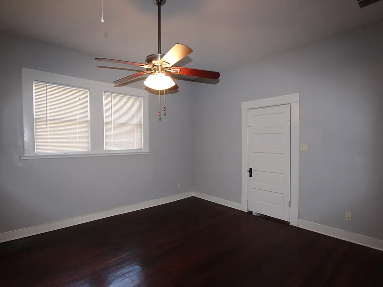 522 W Dobbs St — Photo 12