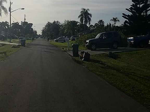 5th image of 222 SE Whitmore Dr
