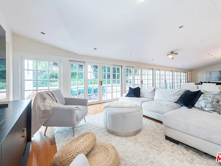 1148 Coldwater Canyon Dr — Photo 8