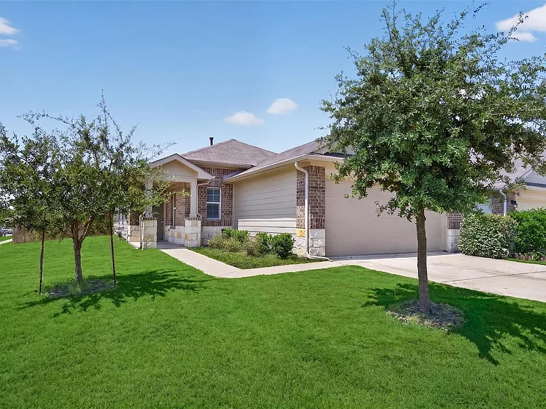 13800 Levy Ln — Photo 2