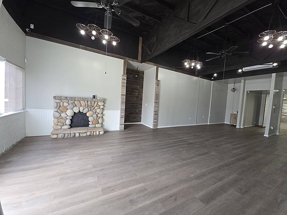 2nd image of 807 Lincoln St #1
