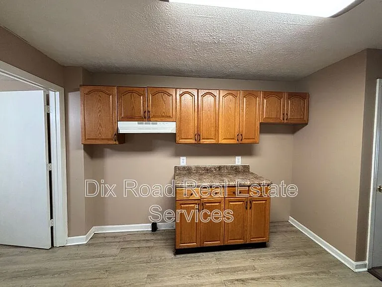 1903 Tytus Ave — Photo 10