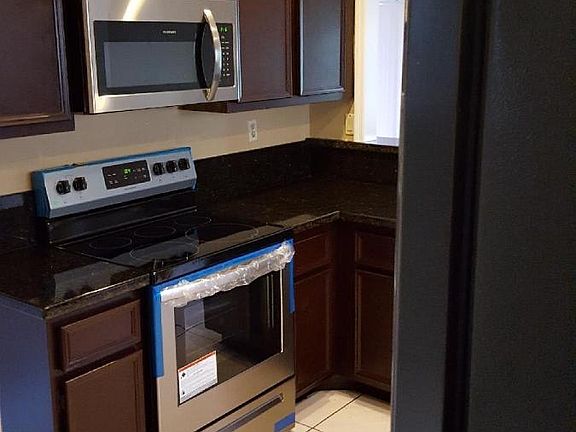 3rd image of 11762 NW 30th St