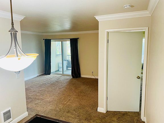 4th image of 665 Dartmore Ln APT 255