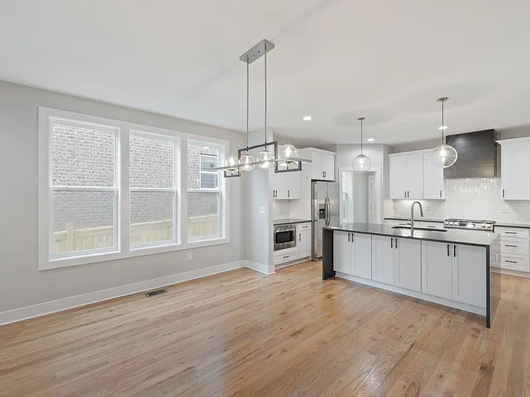 1810B Delta Ave — Photo 1