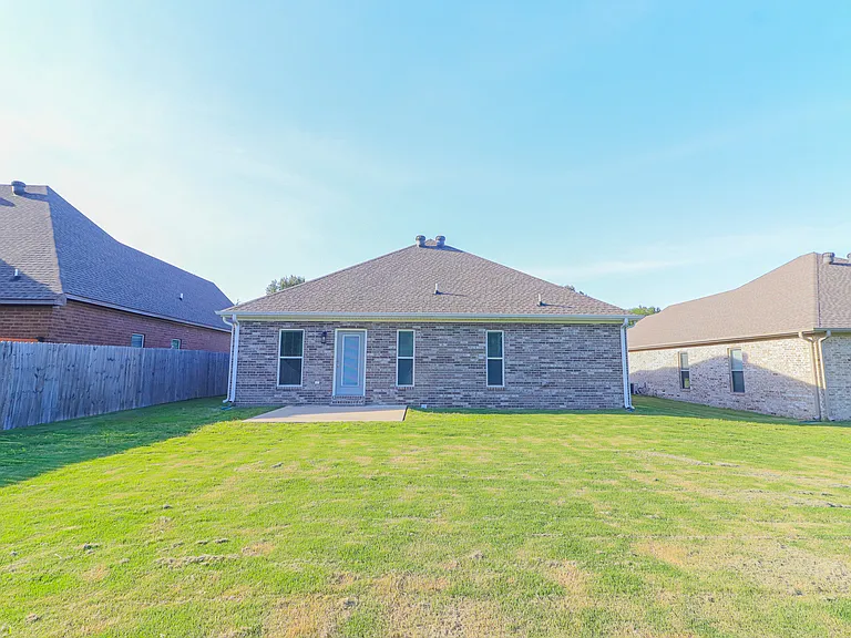 4717 Edgemont Dr — Photo 25