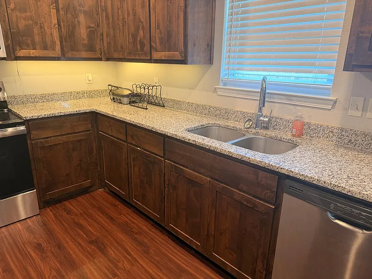1002 Westgate Ave — Photo 3