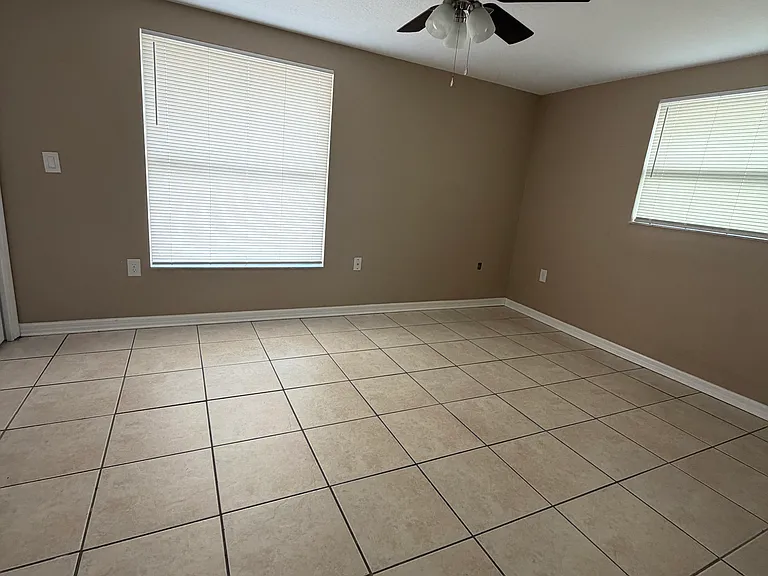 11206 Yellowwood Ln — Photo 9