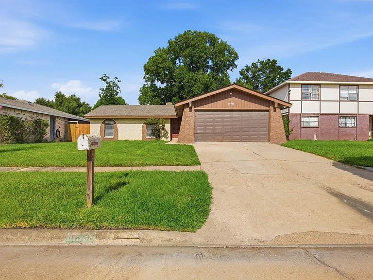 10506 Stockman Ln — Photo 1