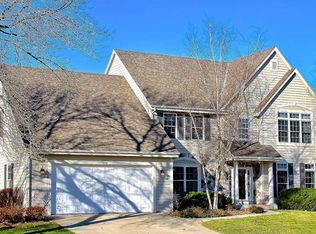 1205 Bobolink Ave, Grafton, WI 53024