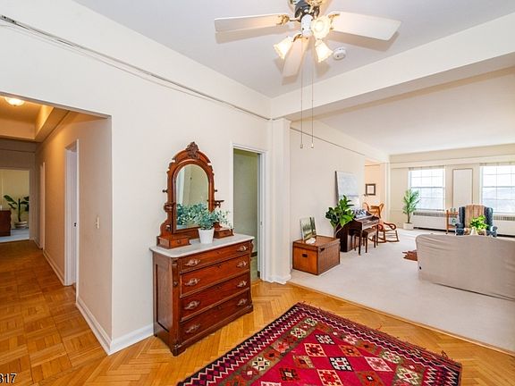 5th image of 10 Crestmont Rd #6C