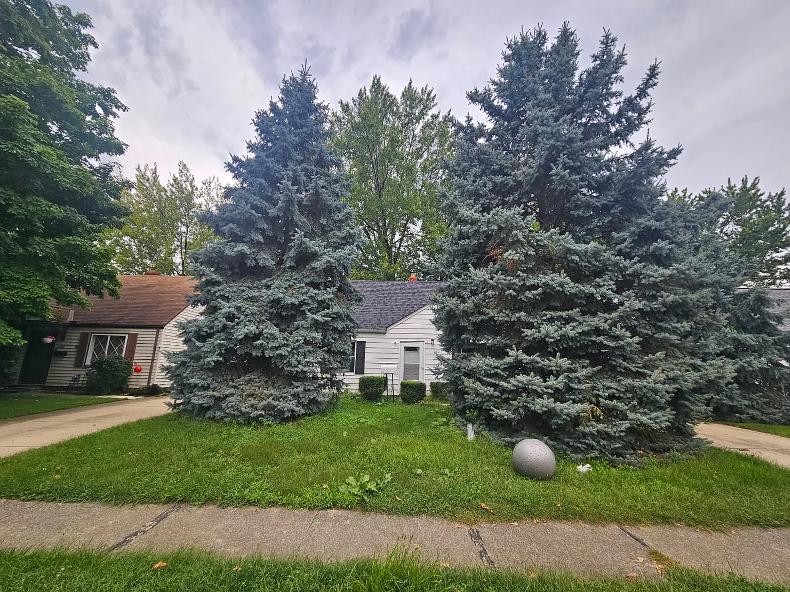 3 bed, 1222 sqft, $1,345 — Photo 2