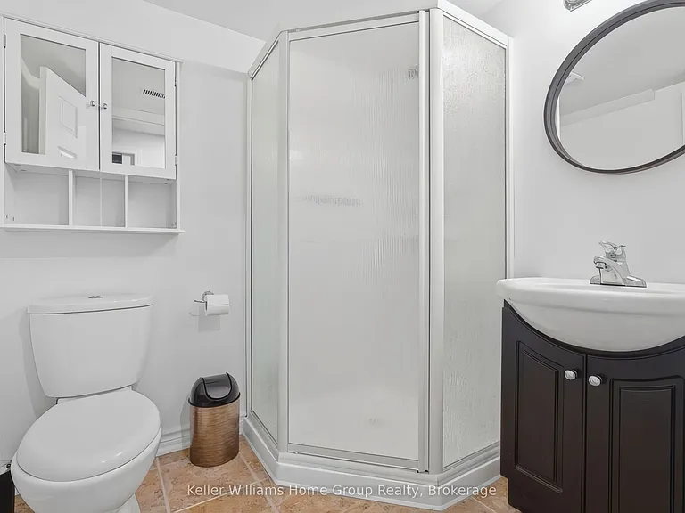 33 Milson Cres #LOWER — Photo 11
