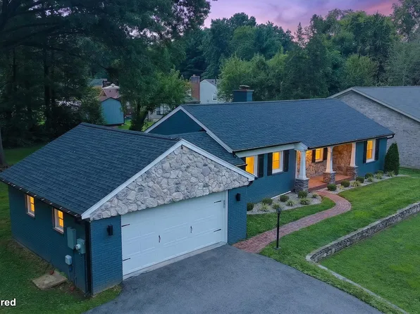 8707 Gainsborough Dr, Louisville, KY 40291