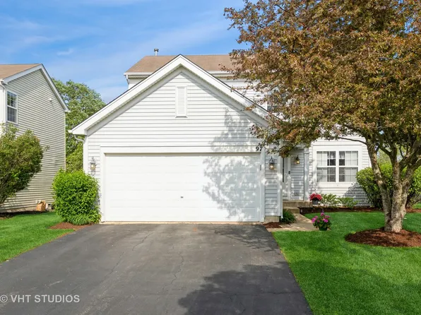 97 Woodland Park Cir, Gilberts, IL 60136